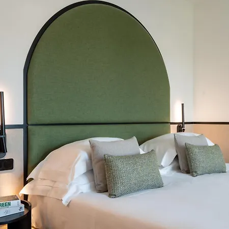 The Editory Garden Otel