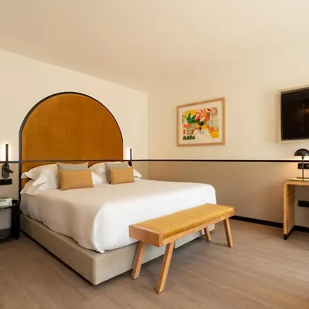 The Editory Garden Otel Porto