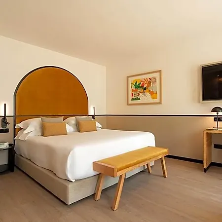 The Editory Garden Otel