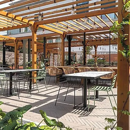 The Editory Garden Otel Porto