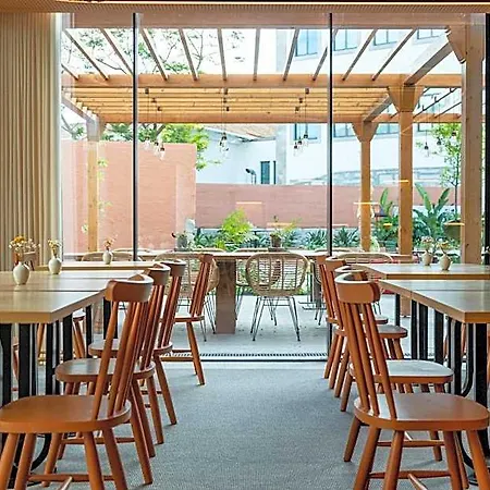The Editory Garden Otel