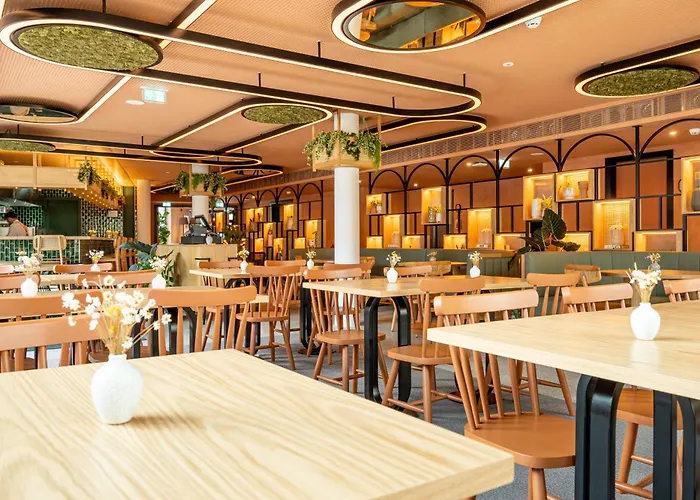 The Editory Garden Oporto